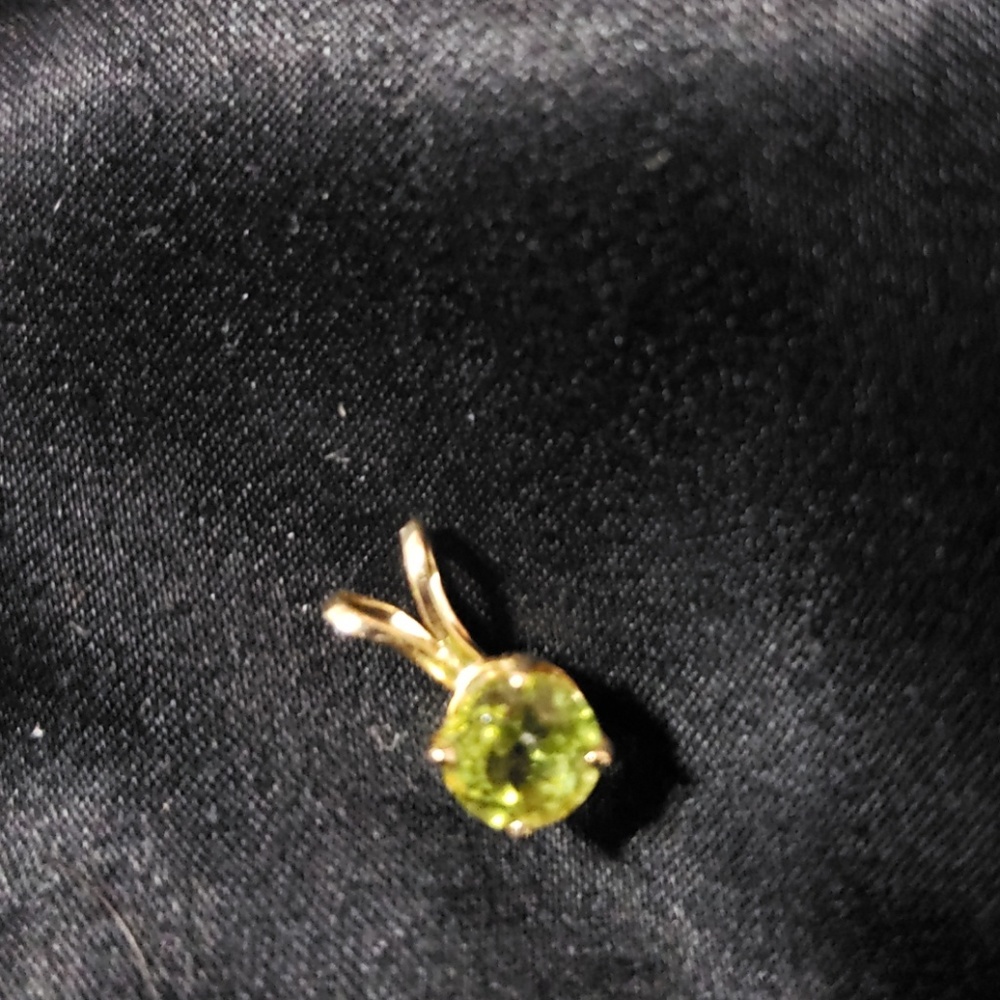 Peridot pendant